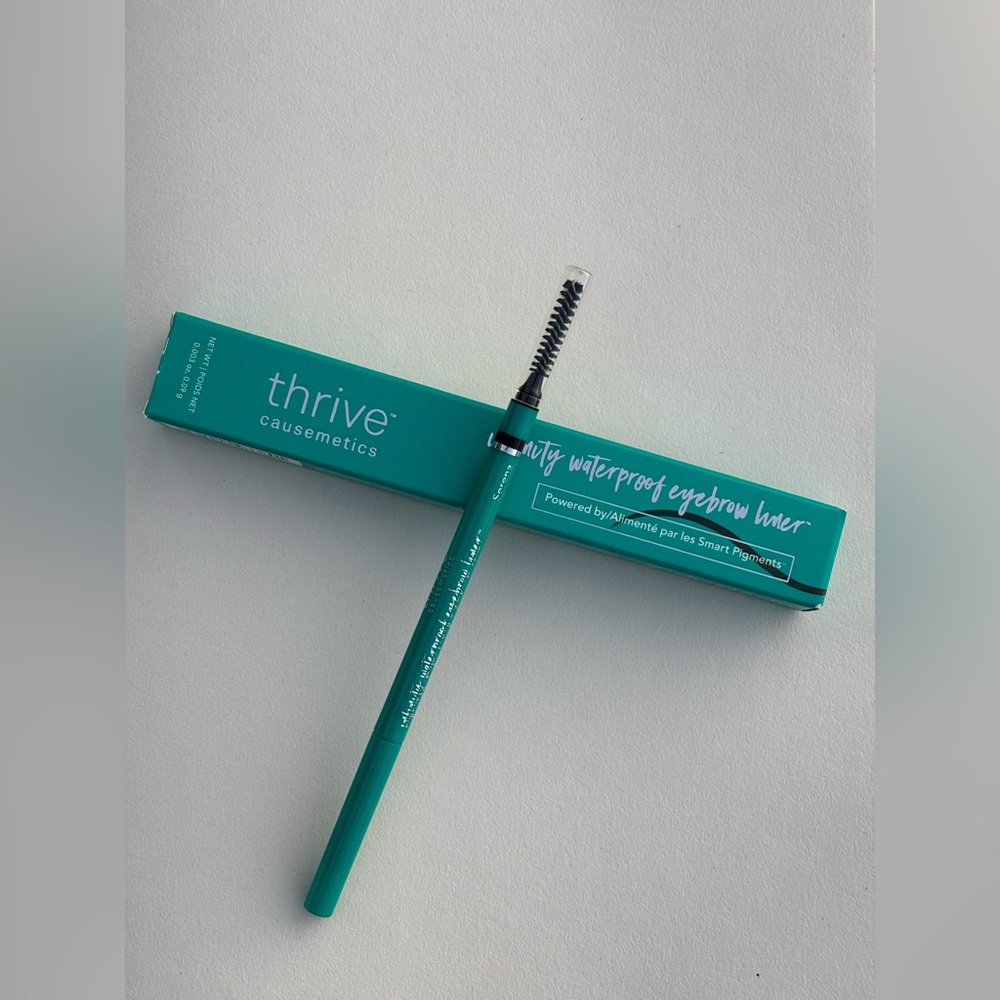 Thrive Causemetics Eyebrow liner - Serena - dark brunette, black